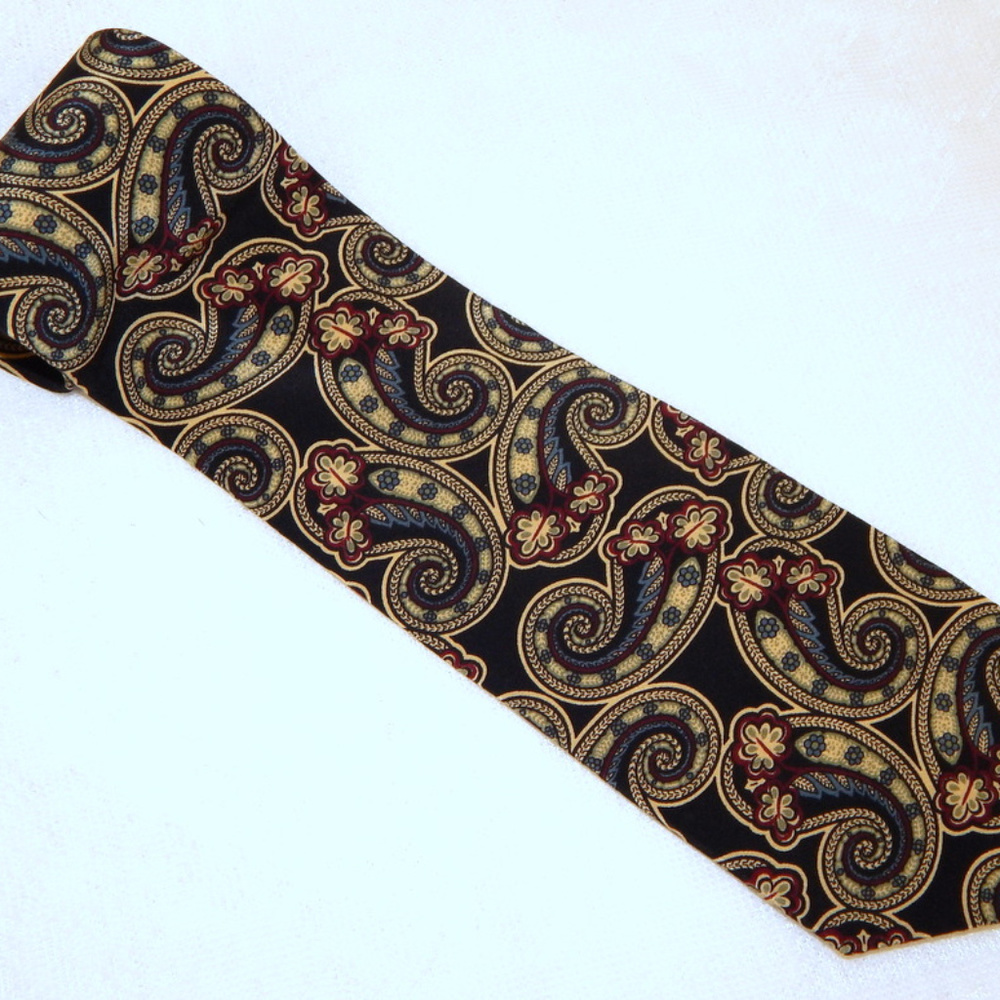 Sheaf & Caber Silk Paisley NeckTie  Blk Ground